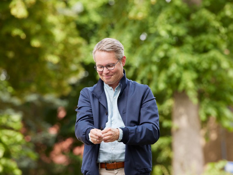 Arno Steguweit im Gespräch in Glienicke/Nordbahn